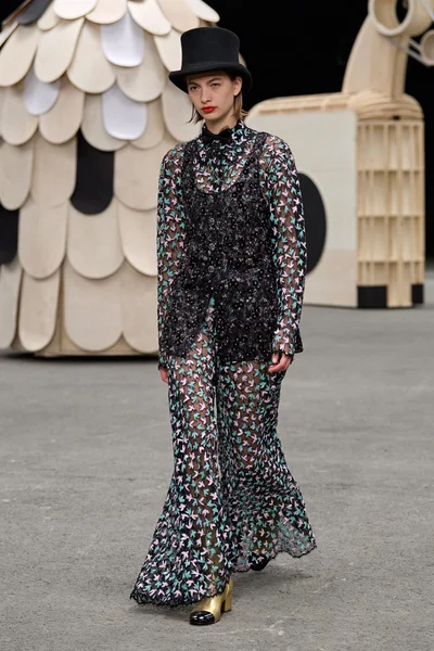 Look 35